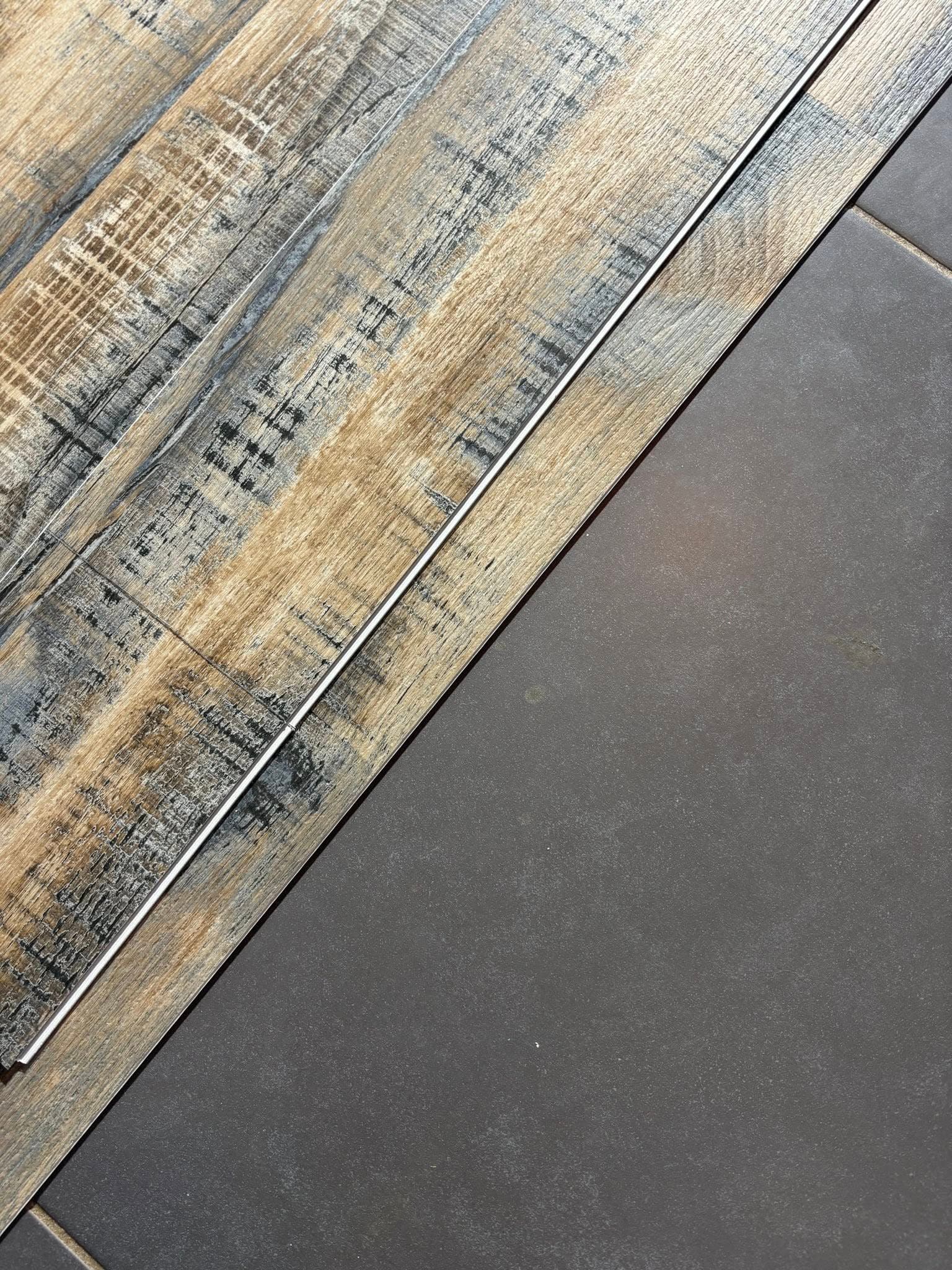 Détail de sol PVC clipsable effet bois